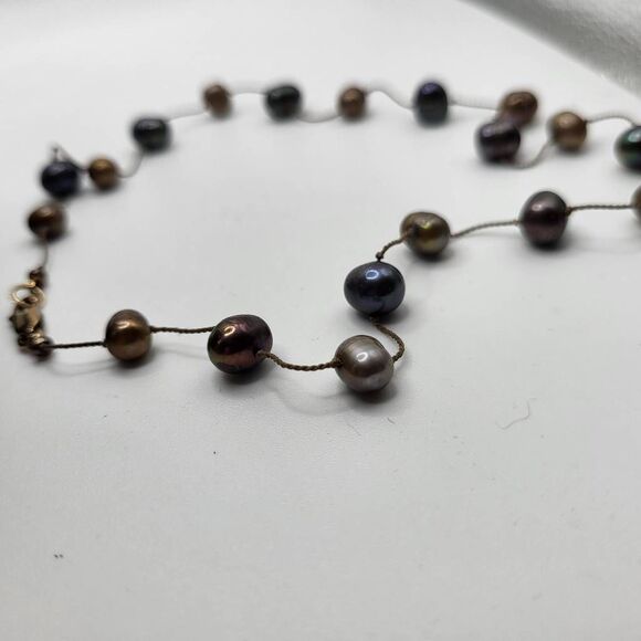 Stunning Freshwater Pearl Grey and Gold Knotted Floating Necklace 14K Gold Fille - Picture 5 of 6